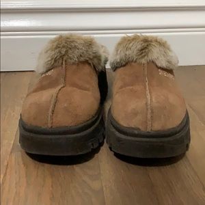 Sketchers tan slip-on warm winter shoe slipper